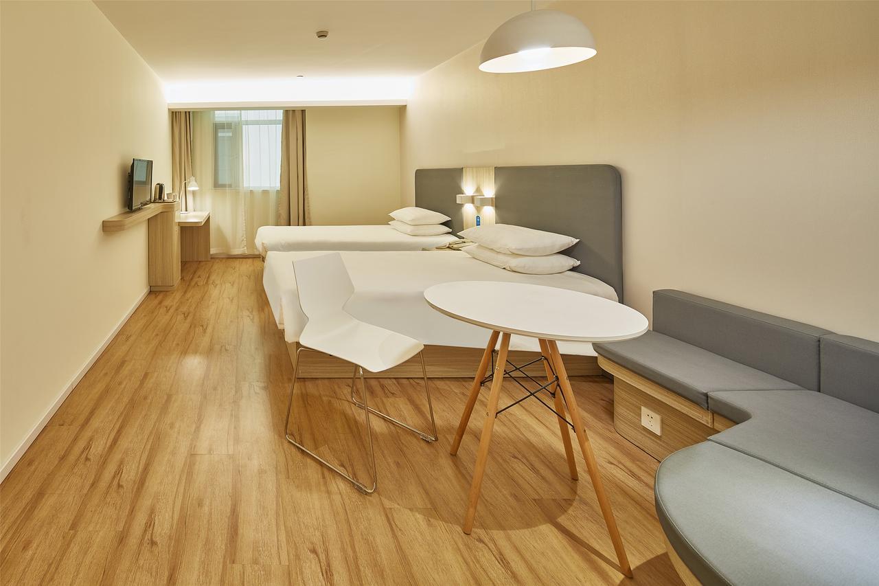 Hanting Hotel Shanghai Chunsha Jinhui Plaza Exterior photo