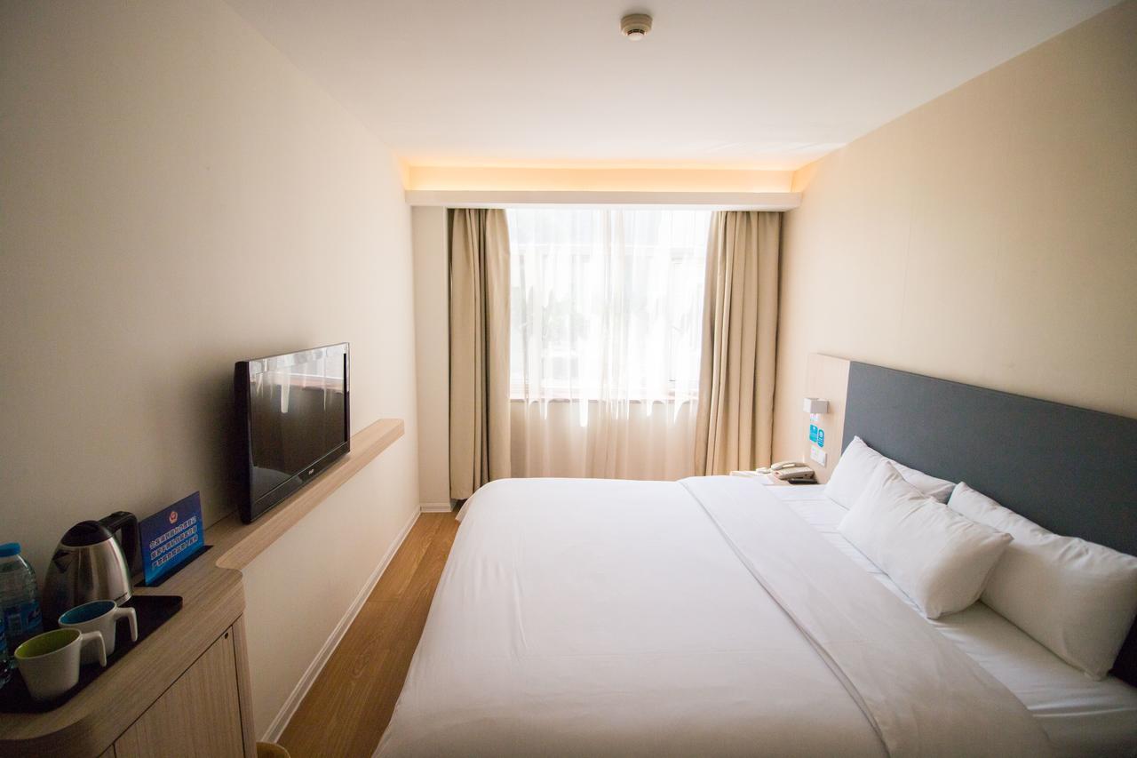 Hanting Hotel Shanghai Chunsha Jinhui Plaza Exterior photo