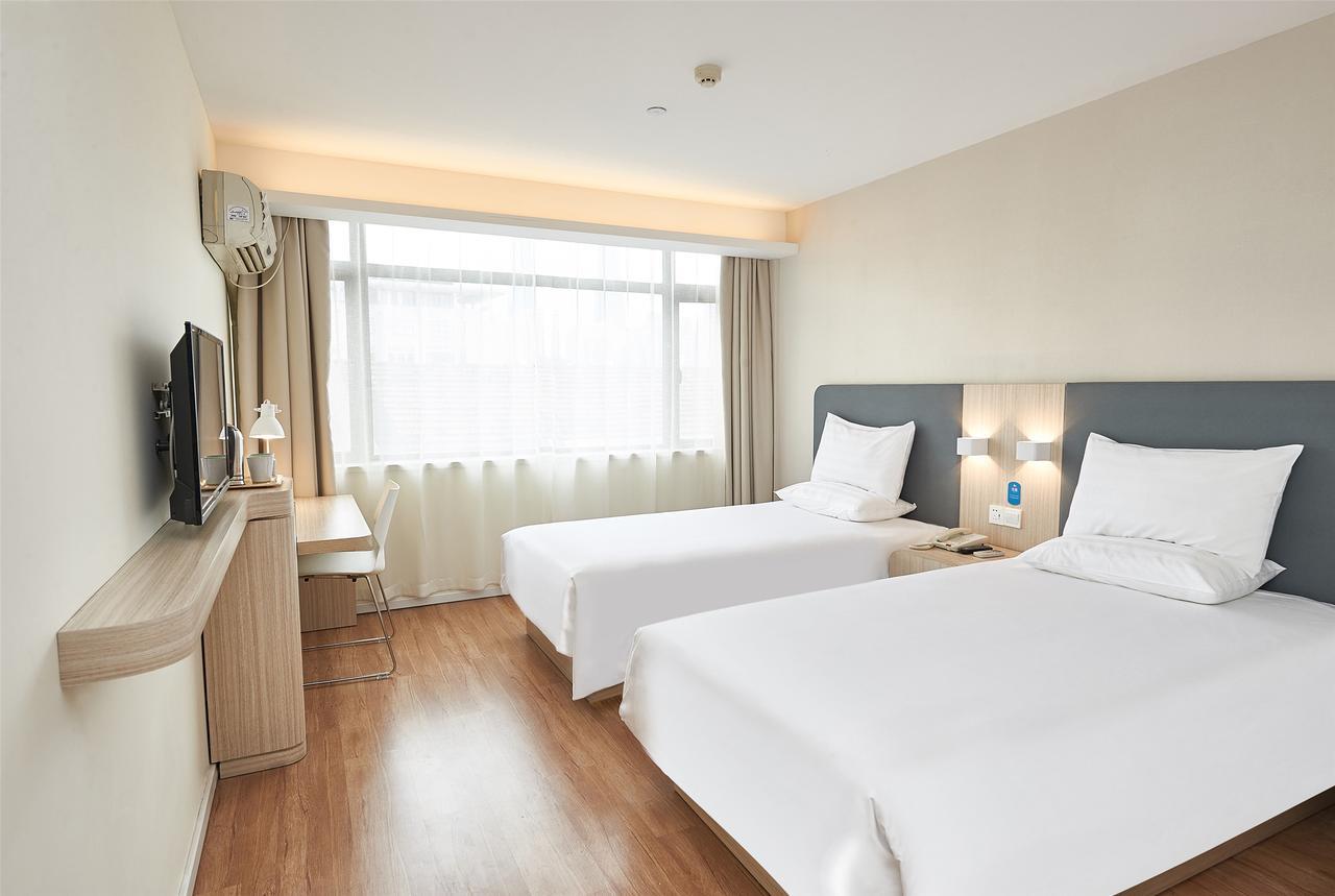 Hanting Hotel Shanghai Chunsha Jinhui Plaza Exterior photo
